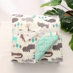 CuddleCloud™ – Ultra-Soft Double Layer Fleece Blanket for All Seasons!