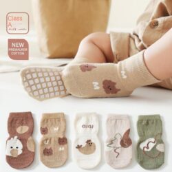 FuzzyFeet™ – Plush & Breathable Baby Socks for Chilly Days!