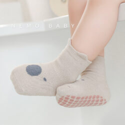 👣 SnugglePals™ – Non-Slip Cotton Baby Floor Socks for Spring & Autumn!
