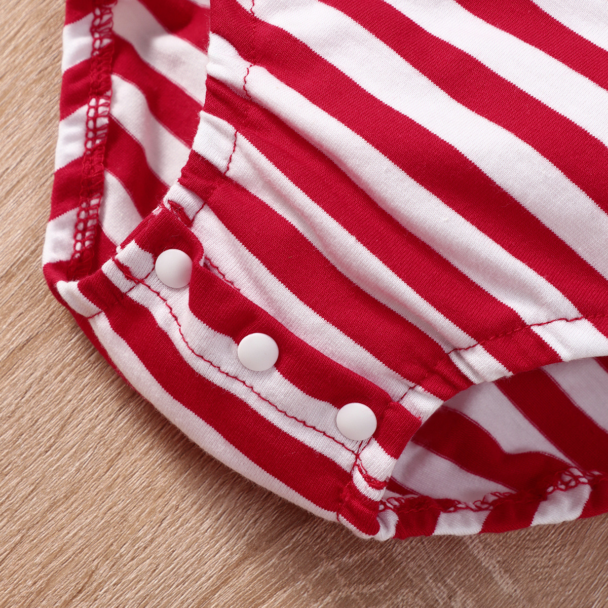 ReinDeerHugs™ – Baby Christmas Cotton 3-Piece Set - Image 3