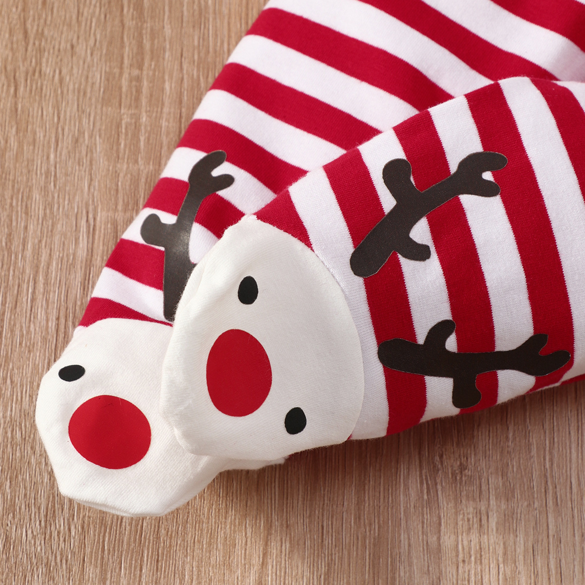 ReinDeerHugs™ – Baby Christmas Cotton 3-Piece Set - Image 2